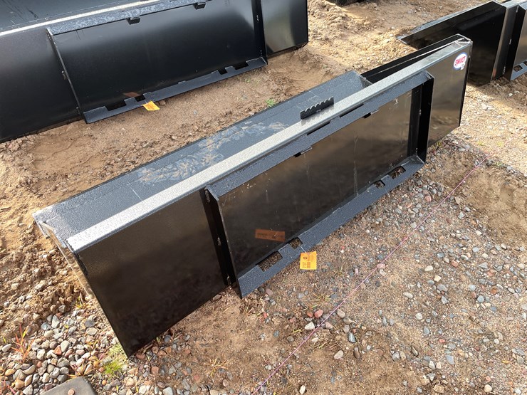 #2006-•-bucket-attachment-image-3