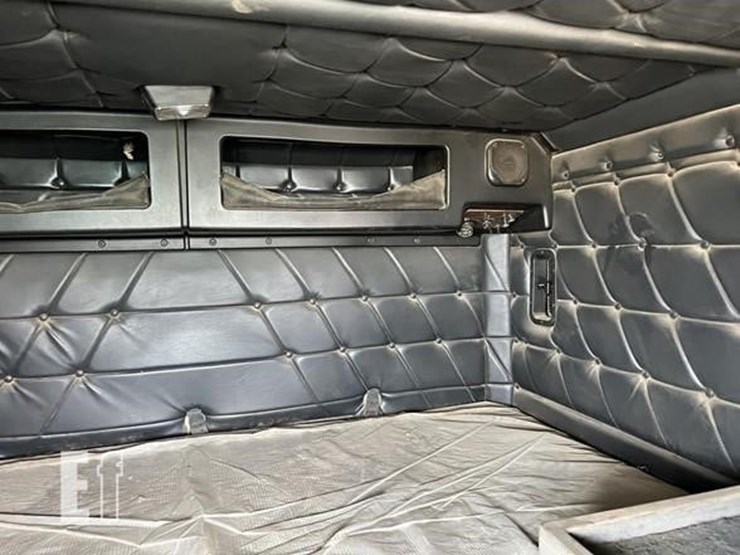 1997-freightliner-fld120-image-20