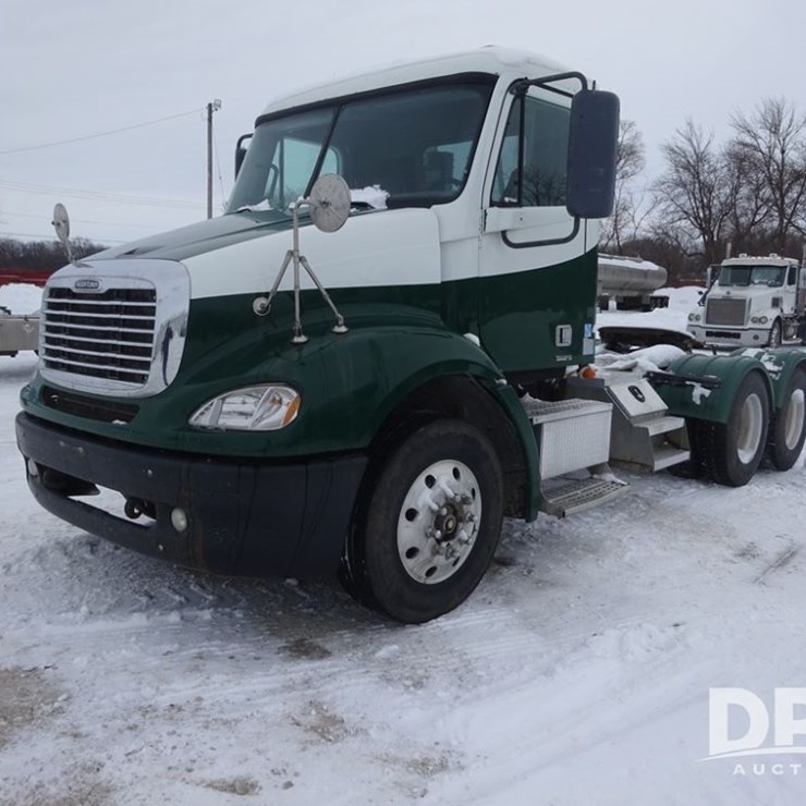 2007 FREIGHTLINER COLUMBIA 112
