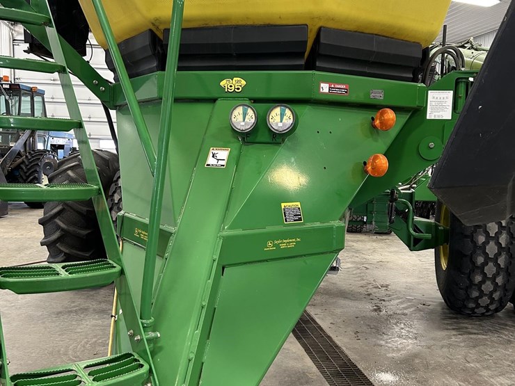 john-deere-1890-image-12