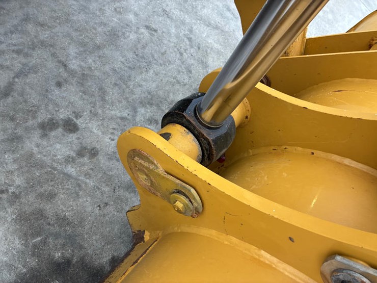 caterpillar-415f2-image-18