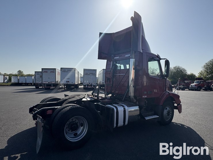 2014-volvo-vnm42t-s/a-truck-tractor-image-5