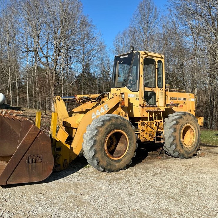 1989 DEERE 444E