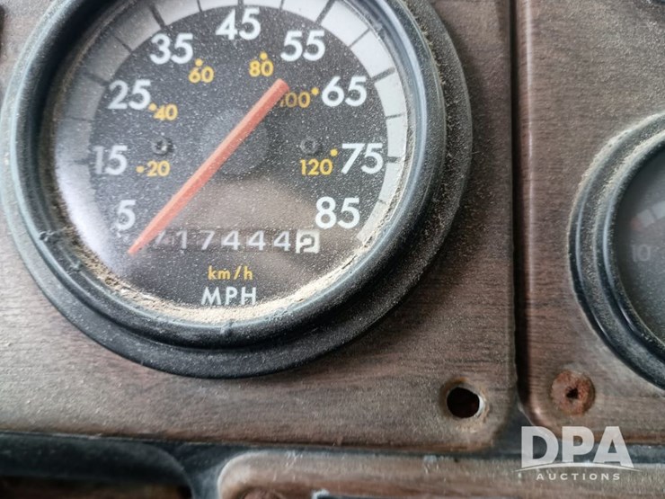 1996-freightliner-fld120-image-29