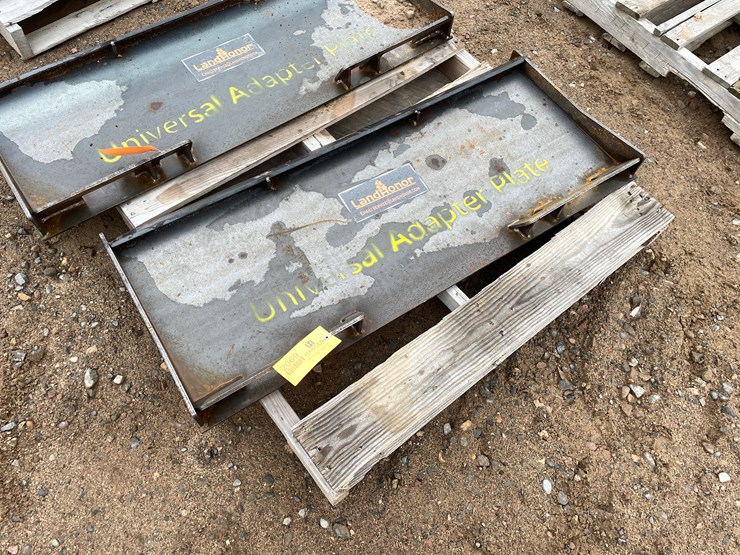 #2069-•-unused-2025-landhonor-skid-steer-universal-adapter-plate-attachment-image-1