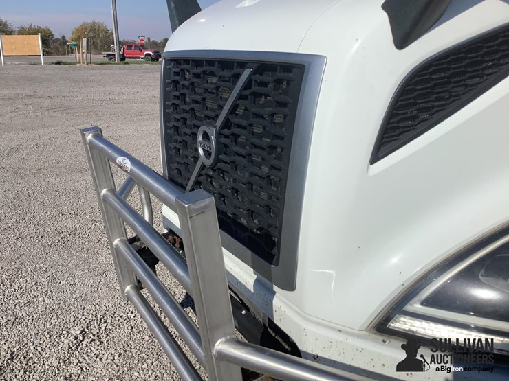 2020-volvo-vnr-t/a-truck-tractor-image-14