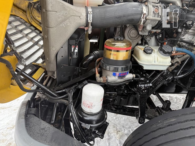 2016-freightliner-cascadia-125-image-40