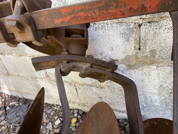 #3700-•-border-disc-image-11