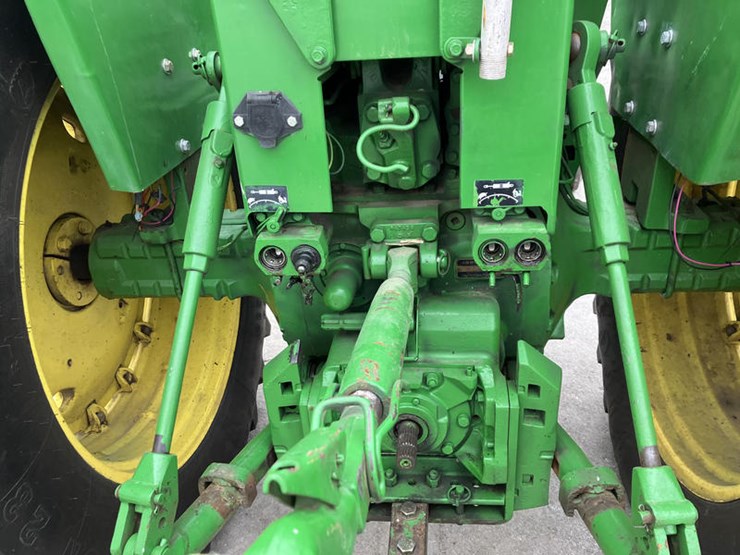 john-deere-4320-image-11