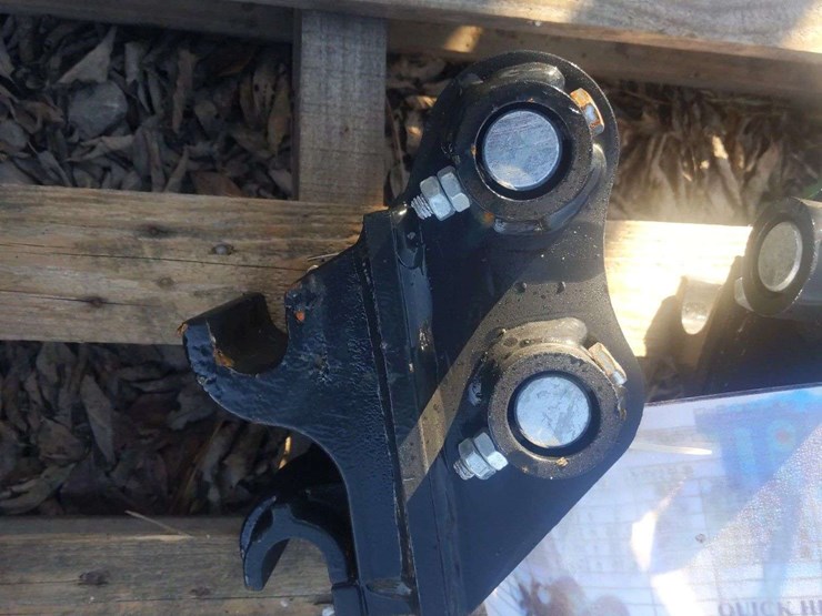 unused-tpm-mini-excavator-quick-hitch-image-2