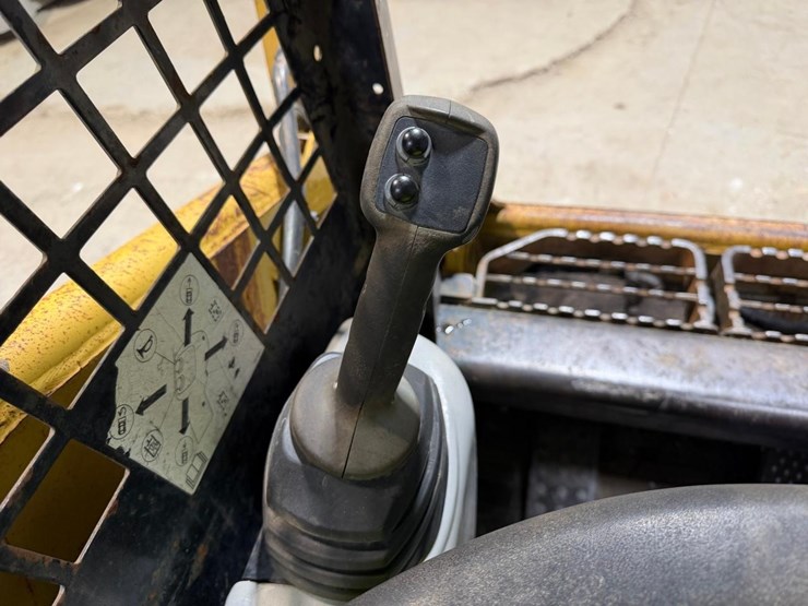 caterpillar-247b-image-22