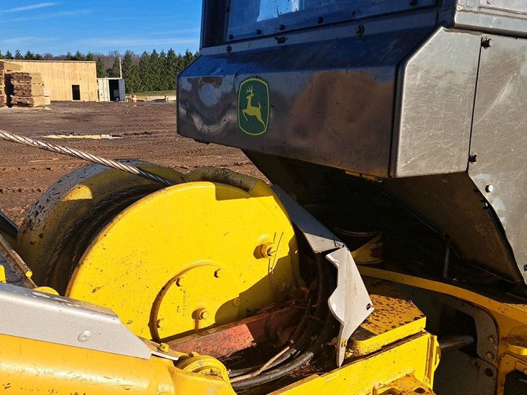 john-deere-748-image-22