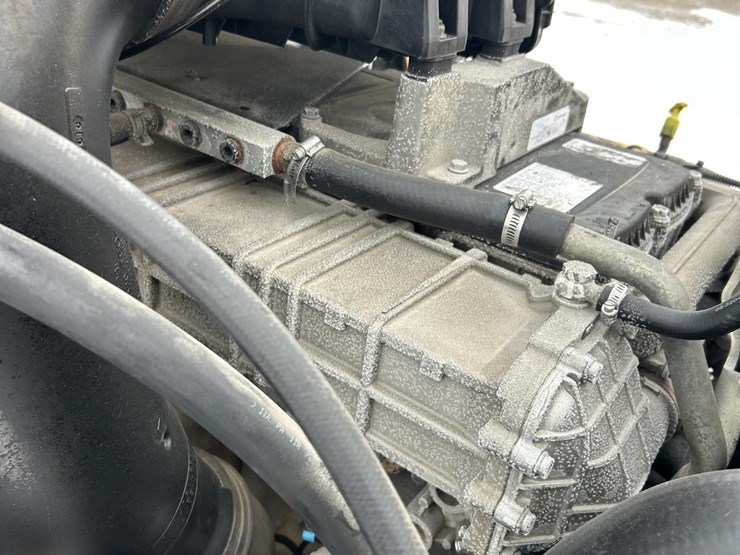 2019-freightliner-cascadia-126-image-16