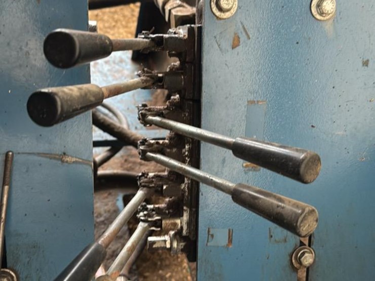 #166-•-2012-baker-dominator-stationary-bandmill-image-63