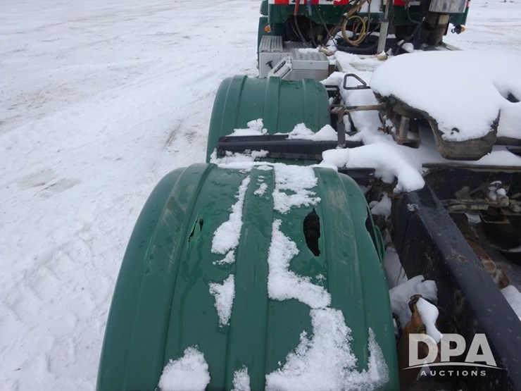 2007-freightliner-columbia-112-image-57