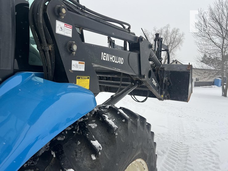 new-holland-tv140-image-35