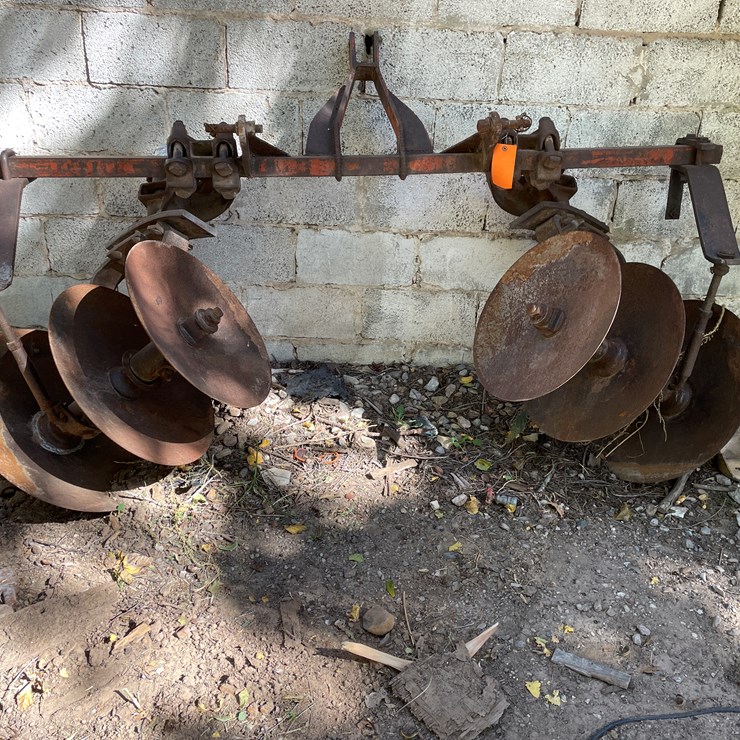 #3700 • Border Disc