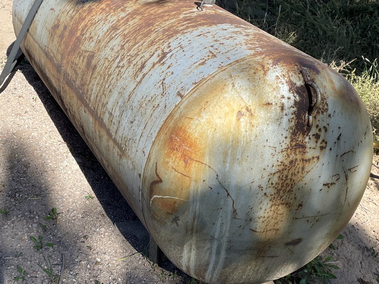 #3726-•-250-gallon-propane-tank-image-9