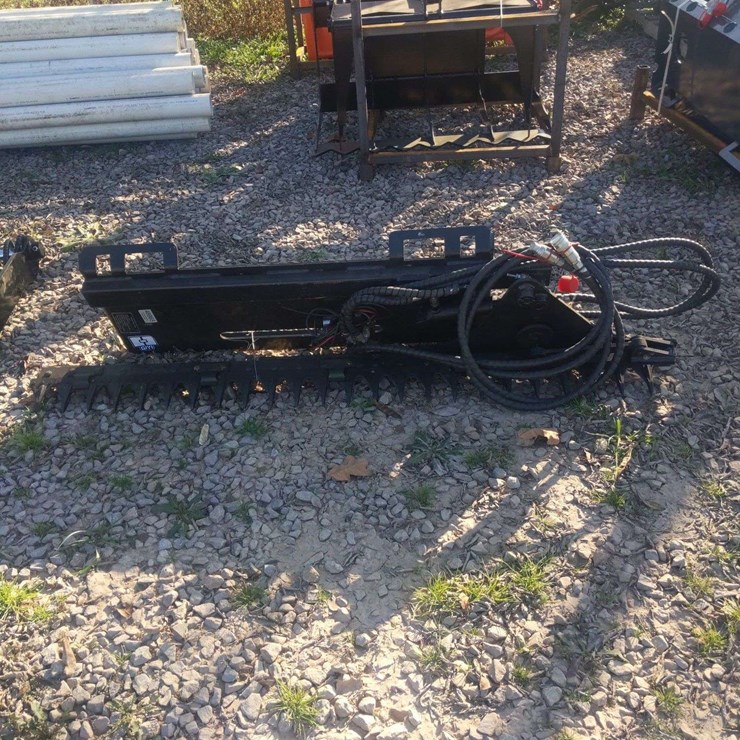 UNUSED GIYI 72" SKID STEER HEDGE TRIMMER MODEL #HT72
