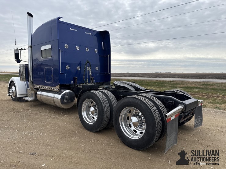 peterbilt-389-image-7