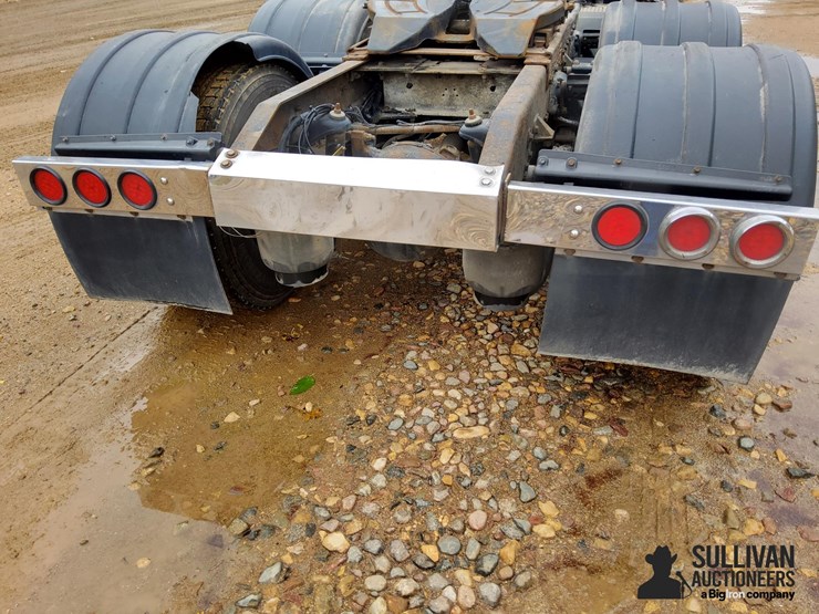 peterbilt-379-image-13