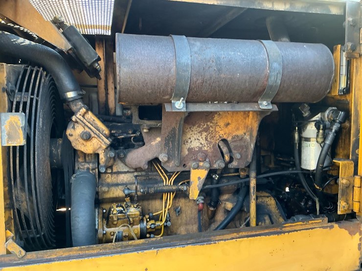 1989-deere-444e-image-67