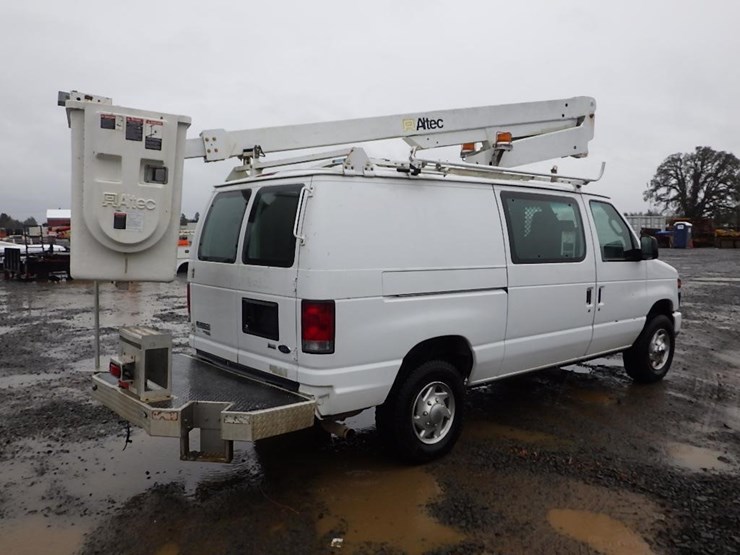 2012-ford-e350-image-4