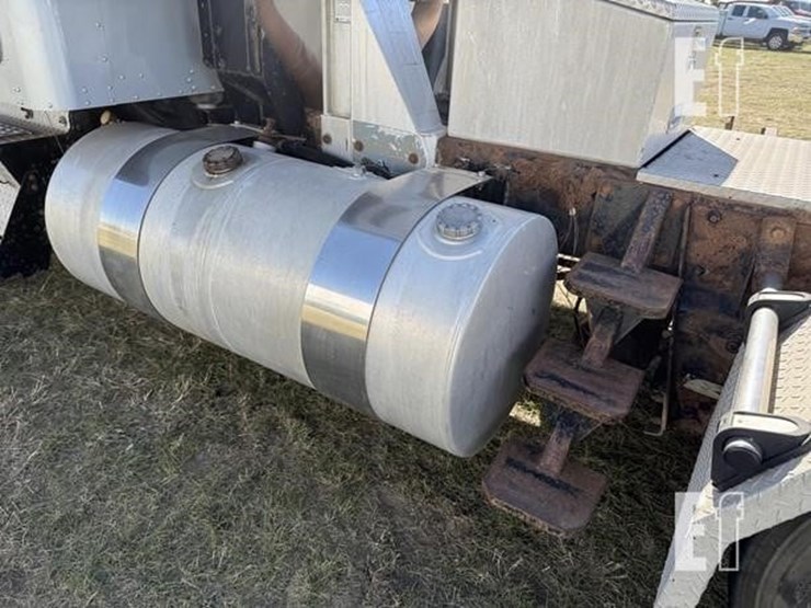 2008-kenworth-t800-image-21