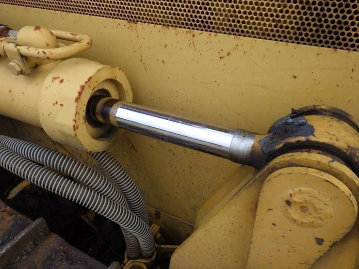 caterpillar-d4g-image-19