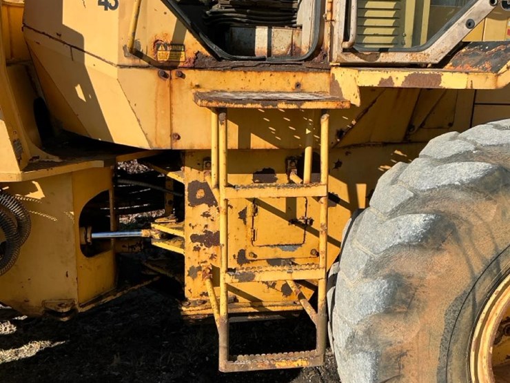 1989-deere-444e-image-16