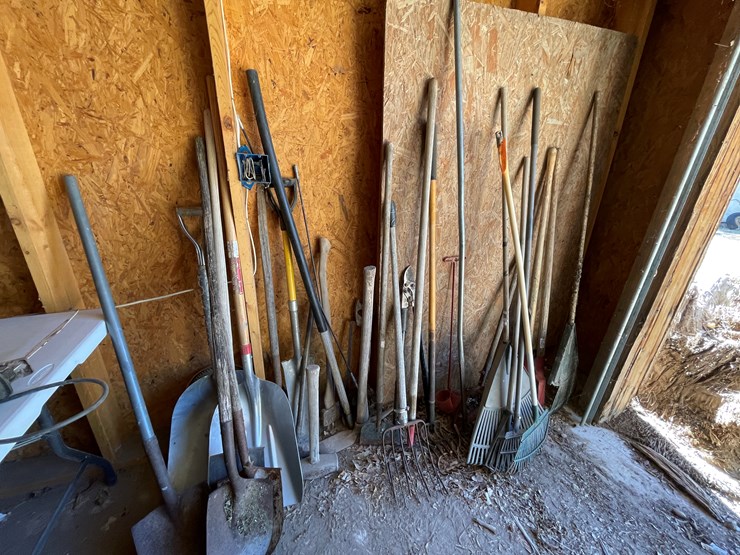 #3673-•-yard-tools-image-1