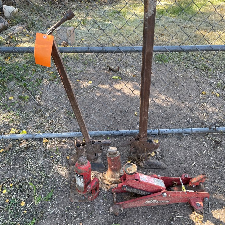 #3702 • Lot of Jacks