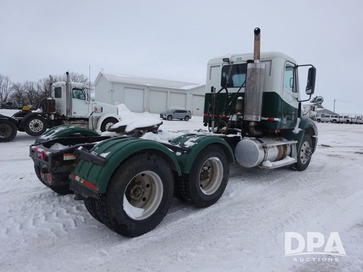 2007-freightliner-columbia-112-image-21