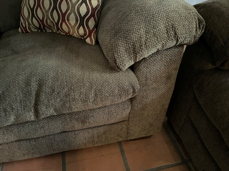 #3744-•-matching-couch-and-loveseat-image-15