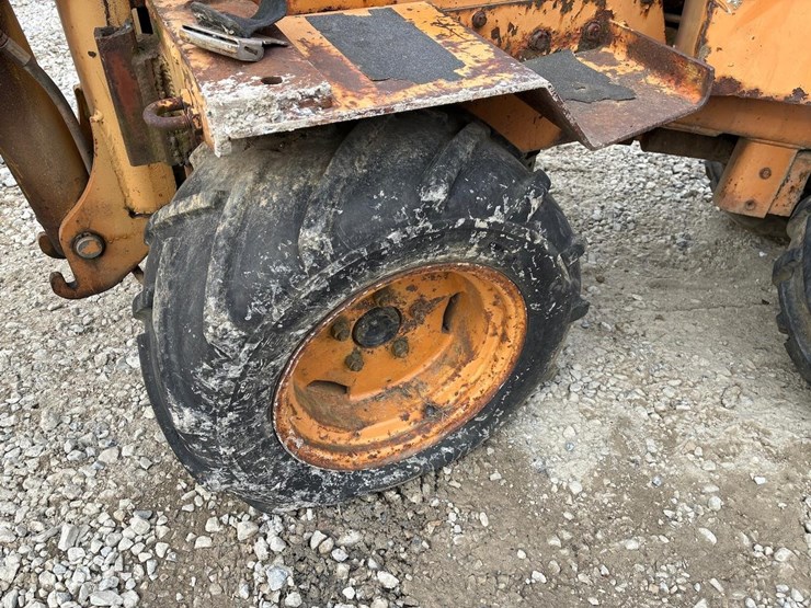 case-maxi-sneaker-image-9