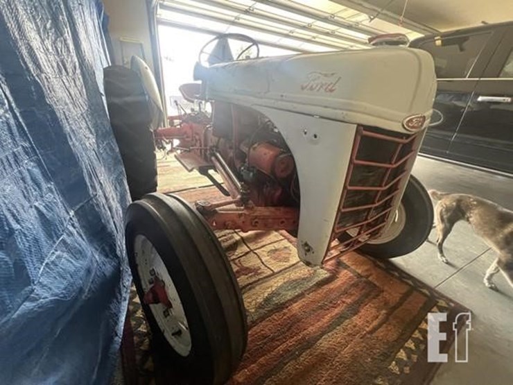 ford-tractor-image-3