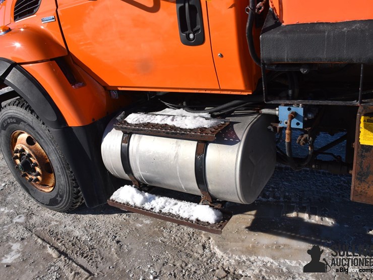 2009-international-7400-image-18