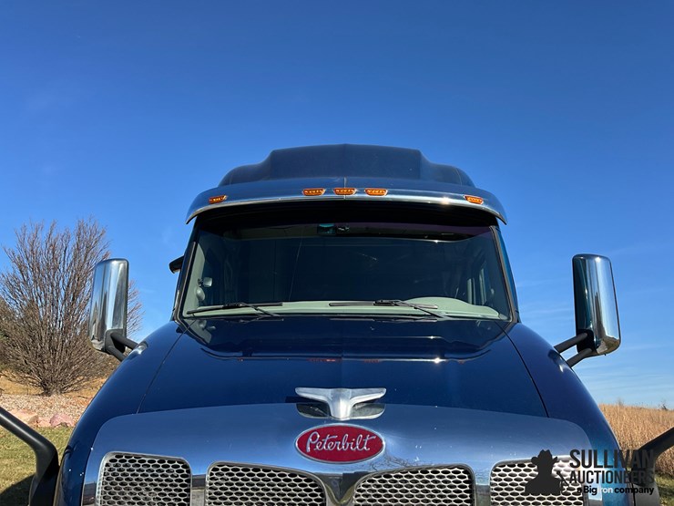 2020-peterbilt-579-image-13