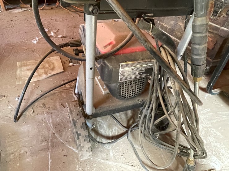 #3692-•-clean-machine-pressure-washer-image-9