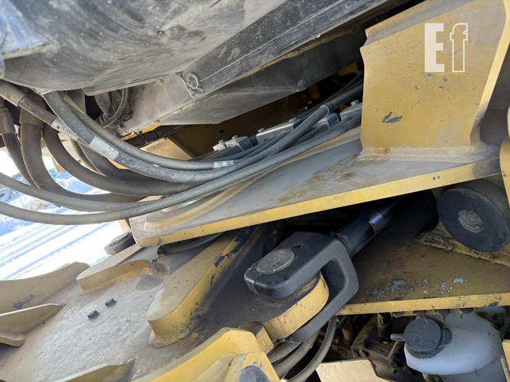 2021-caterpillar-920-image-29