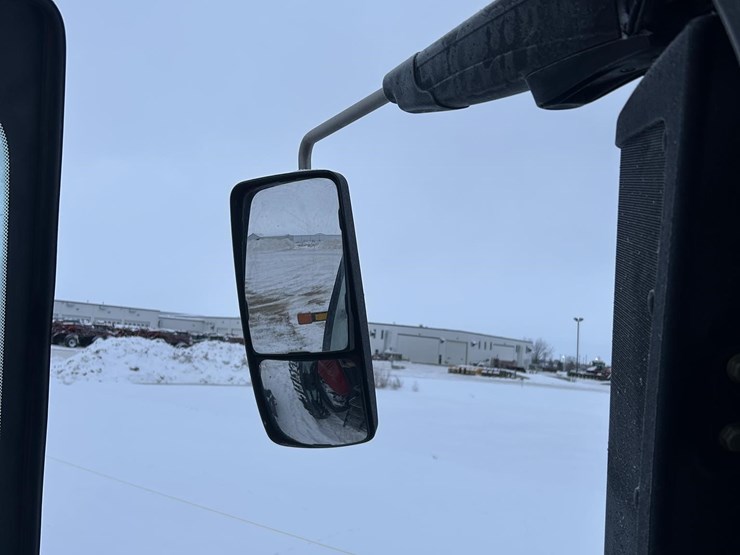 2022-case-ih-magnum-340-image-64