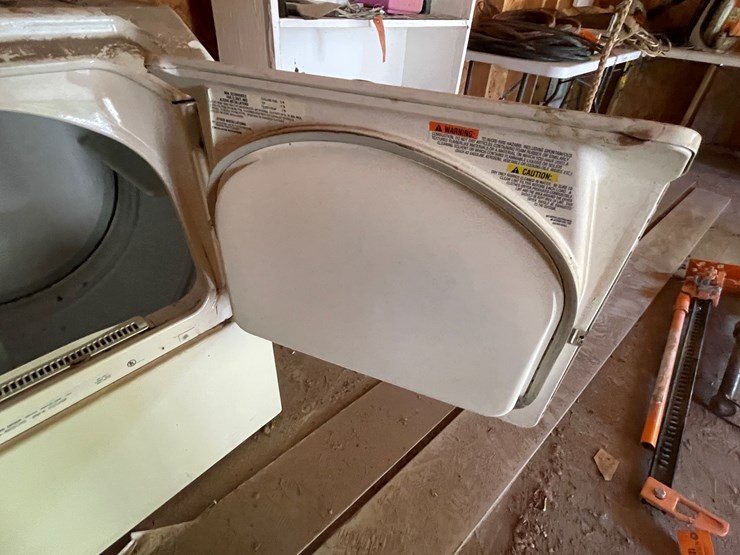 #3687-•-maytag-dryer-and-garage-lamps-image-7