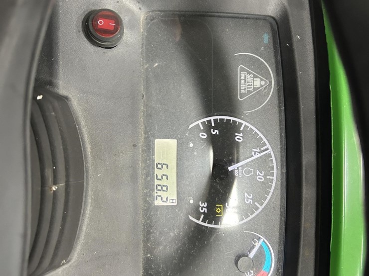 john-deere-1025r-image-31