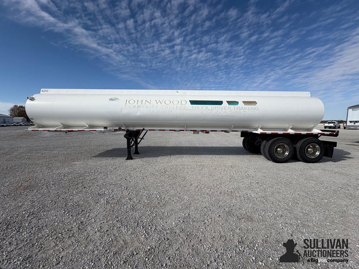 heil-trailer-image-8