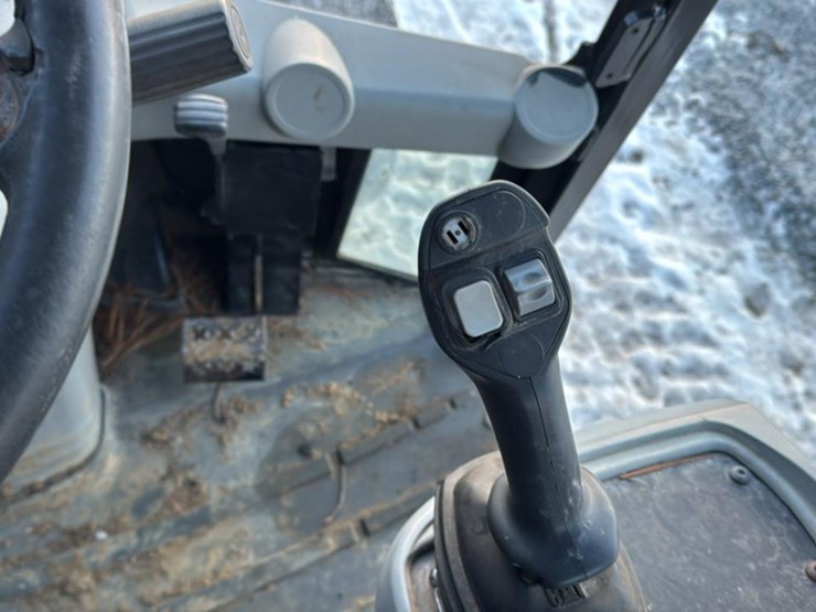 caterpillar-908h-image-39