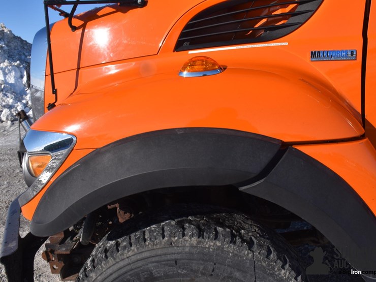 2009-international-7400-image-11