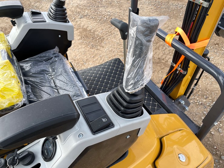 #9218-•-2025-unused-cfg-mini-excavator-image-22
