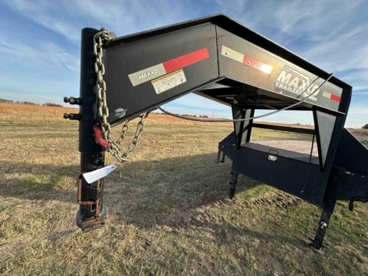 2016-maxey-26’-gooseneck-flatbed-trailer-image-8