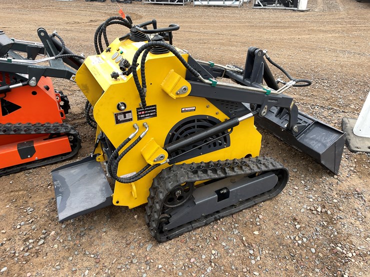 #9237-•-unused-2025-landhero-mini-skid-steer-loader-image-3