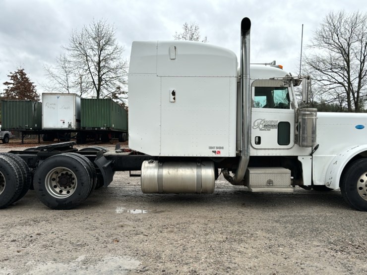 2006-peterbilt-379-image-5